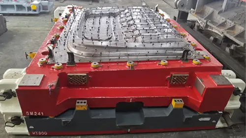 Bagpanelformen til KQ5152 er blevet leveret med succes